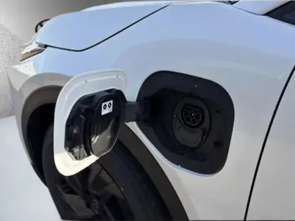 Photo 27 Toyota C-HR Design Grande Autonomie 77 kWh 224ch +