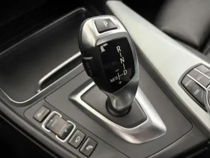 Photo 18 BMW Serie 3 318iA 136ch Executive