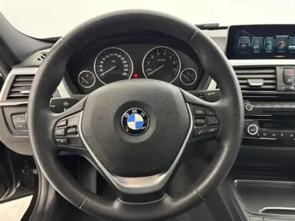 Photo 13 BMW Serie 3 318iA 136ch Executive