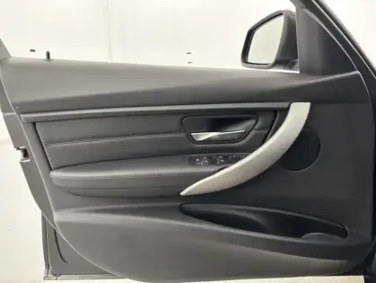 Photo 10 BMW Serie 3 318iA 136ch Executive