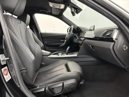 Photo 23 BMW Serie 3 318iA 136ch Executive