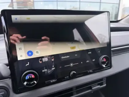 Photo 17 Toyota C-HR Design Grande Autonomie 77 kWh 224ch +