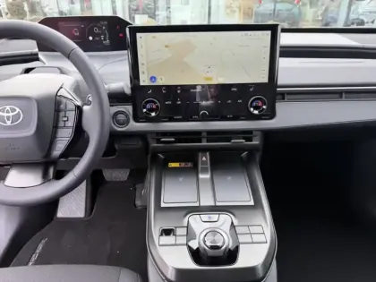 Photo 13 Toyota C-HR Design Grande Autonomie 77 kWh 224ch +