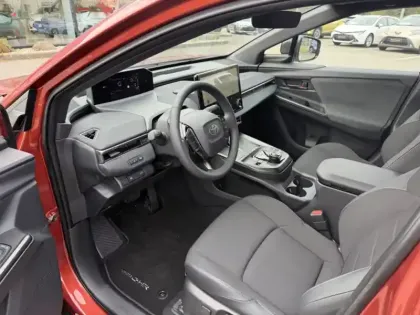 Photo 8 Toyota C-HR Design Grande Autonomie 77 kWh 224ch +