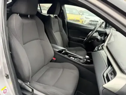 Photo 10 Toyota C-HR 1.8 HYBRIDE 122 DESIGN