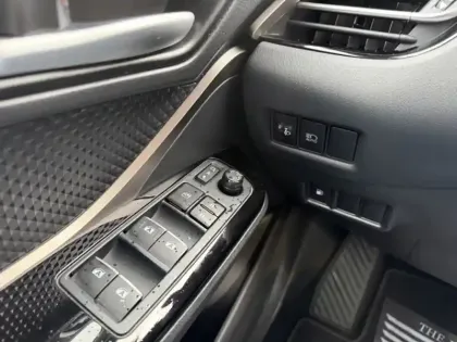 Photo 23 Toyota C-HR 1.8 HYBRIDE 122 DESIGN