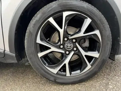 Photo 8 Toyota C-HR 1.8 HYBRIDE 122 DESIGN