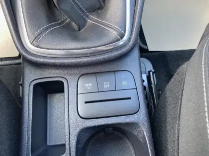 Photo 45 Ford Fiesta Gén. V Ph2 Titanium Business 5