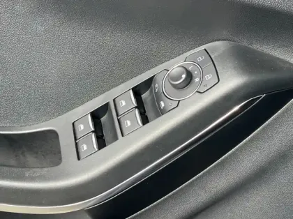 Photo 5 Ford Puma 1.0 Flexifuel 125ch S&S mHEV ST-Line