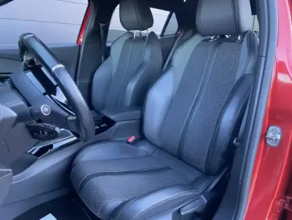 Photo 17 Peugeot 2008 II 1.2 PT 130 S&S GT Line