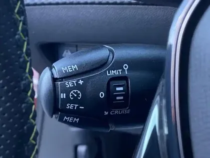 Photo 11 Peugeot 2008 II 1.2 PT 130 S&S GT Line