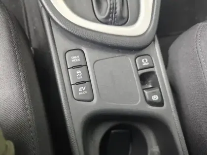 Photo 16 Toyota Yaris Hybride 116h Dynamic