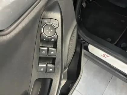 Photo 5 Ford Puma 1.0 EcoBoost 125ch mHEV ST-Line X 7cv