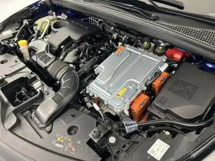 Photo 22 Renault Captur E-Tech Plug-in 160 21 Intens 5p