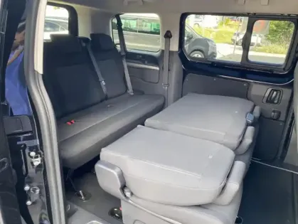 Photo 16 Peugeot Expert III Taille M 2.2 Diesel 180 S&S EAT8