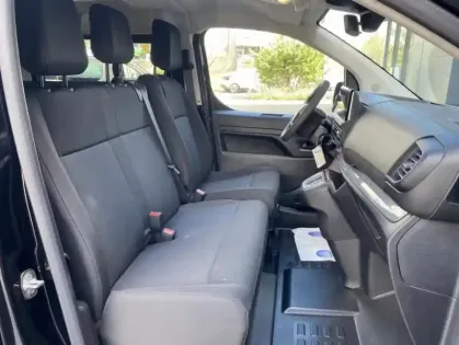 Photo 30 Peugeot Expert III Taille M 2.2 Diesel 180 S&S EAT8