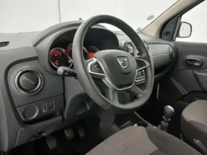 Photo 23 Dacia Lodgy TCe 100 FAP 7 places Essentiel