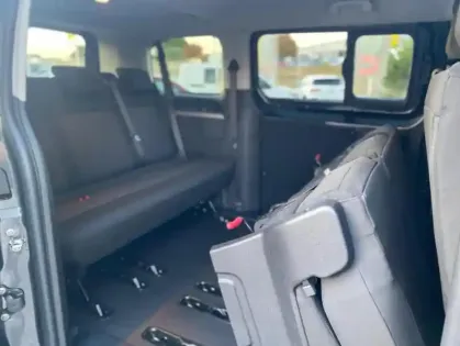 Photo 17 Peugeot Expert III Taille M 2.2 Diesel 180 S&S EAT8