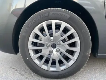 Photo 21 Peugeot Expert III Taille M 2.2 Diesel 180 S&S EAT8