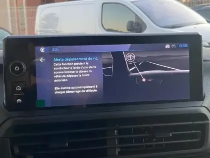 Photo 14 Peugeot Expert III Taille M 2.2 Diesel 180 S&S EAT8