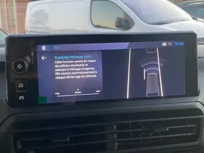 Photo 10 Peugeot Expert III Taille M 2.2 Diesel 180 S&S EAT8