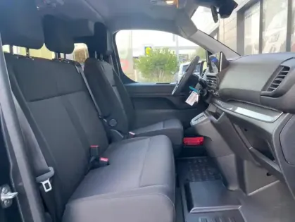 Photo 32 Peugeot Expert III Taille M 2.2 Diesel 180 S&S EAT8