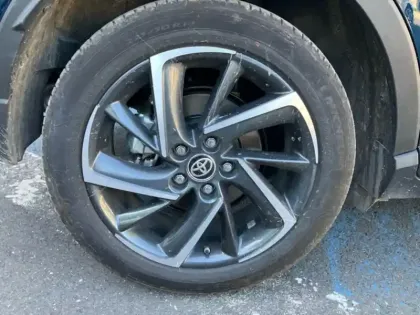 Photo 5 Toyota C-HR  2.0 Hybride 184ch Design Ultimate E-CVT