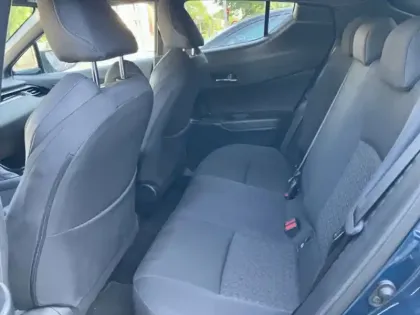 Photo 13 Toyota C-HR  2.0 Hybride 184ch Design Ultimate E-CVT