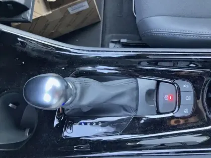 Photo 10 Toyota C-HR  2.0 Hybride 184ch Design Ultimate E-CVT