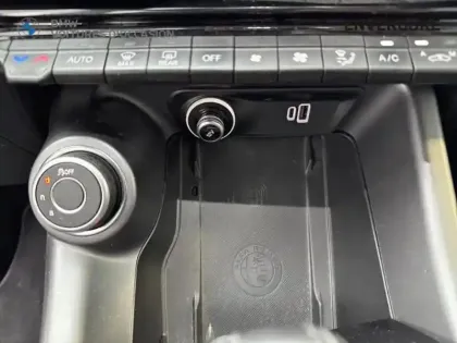 Photo 8 Alfa Romeo Tonale  1.3 PHEV 280ch Edizione Speciale AT6 e-Q4