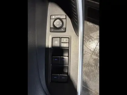 Photo 13 Toyota Rav4  2.5 Hybride 218ch Dynamic Business 2WD + Programme Beyond Zero Academy MY22