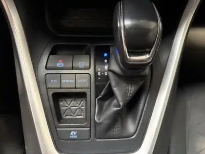 Photo 12 Toyota Rav4  2.5 Hybride 218ch Dynamic Business 2WD + Programme Beyond Zero Academy MY22