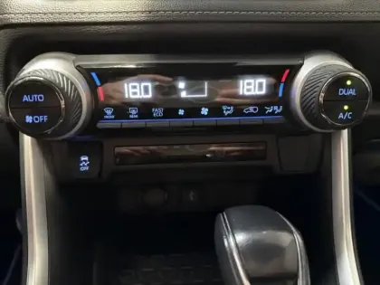 Photo 11 Toyota Rav4  2.5 Hybride 218ch Dynamic Business 2WD + Programme Beyond Zero Academy MY22