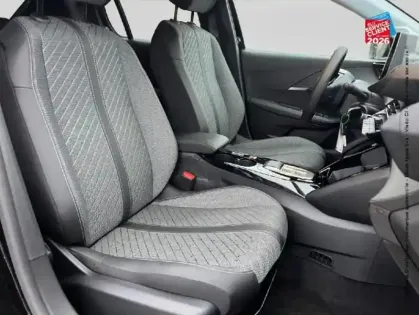 Photo 19 Peugeot 208  1.2 Hybrid 145ch Allure e-DCS6 Siege chauf