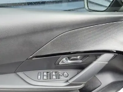 Photo 9 Peugeot 208  e- 136ch GT