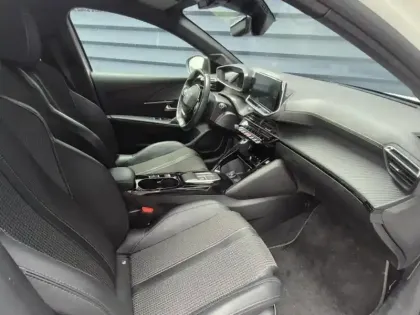 Photo 12 Peugeot 208  e- 136ch GT