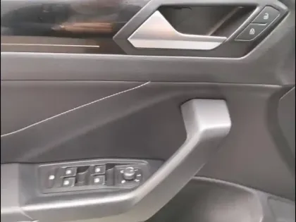 Photo 10 Volkswagen T-roc  1.5 TSI EVO 150ch R-Line DSG7