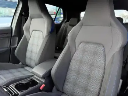 Photo 6 Volkswagen Golf  1.5 eHybrid 272ch GTE DSG6