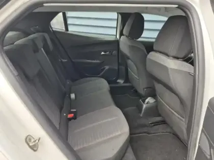 Photo 16 Peugeot 2008  1.2 PureTech 100ch S&S Active Pack