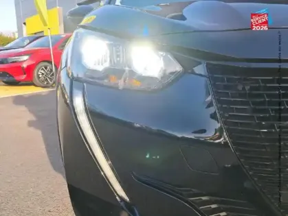 Photo 12 Peugeot 208  e- 136ch Style