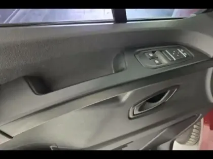 Photo 8 Renault Trafic  Combi L1 2.0 Blue dCi 150ch S&S Zen 8 places