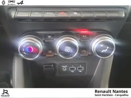 Photo 11 Renault Clio  1.6 E-Tech hybride 145ch Equilibre