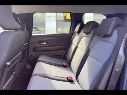 Photo 10 Dacia Jogger  1.6 hybrid 140ch Extreme+ 5 places -24