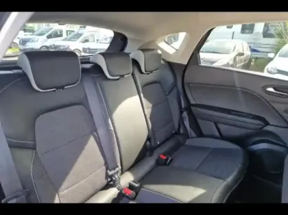 Photo 10 Renault Captur  1.6 E-Tech hybride 145ch Techno