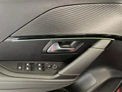 Photo 14 Peugeot 208  1.2 PureTech 100ch S&S GT Pack EAT8