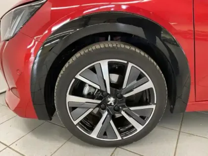 Photo 8 Peugeot 208  1.2 PureTech 100ch S&S GT Pack EAT8