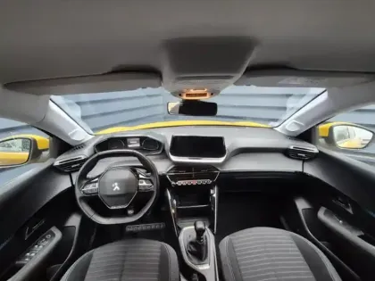 Photo 11 Peugeot 208  1.2 PureTech 100ch S&S Style