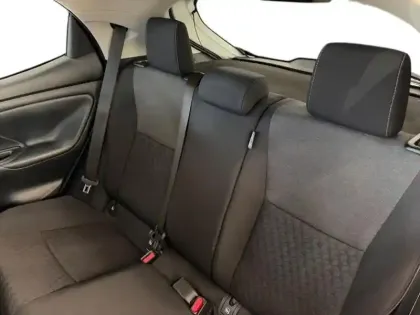 Photo 12 Toyota Yaris  116h Design 5p MY22