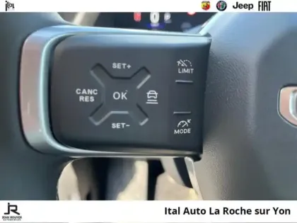 Photo 12 Jeep Compass  1.2 Turbo T3 145ch e-Hybrid Altitude BVR6