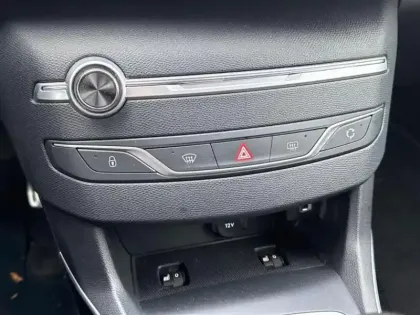 Photo 14 Peugeot 308  SW 1.5 BlueHDi 130ch S&S Roadtrip